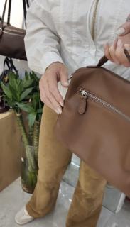 Коричневый