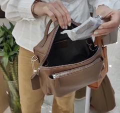 Коричневый