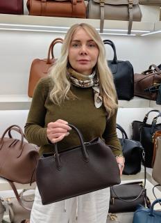 Коричневый