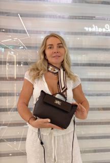 Коричневый