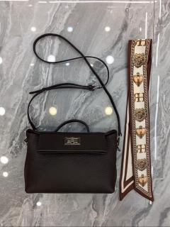 Коричневый