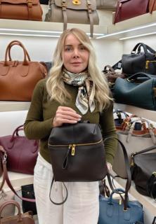 Коричневый