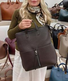 Коричневый