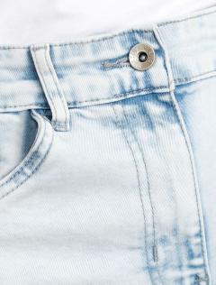 светло-голубой