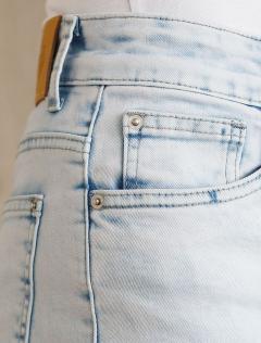 светло-голубой