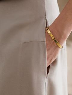 светло-бежевый