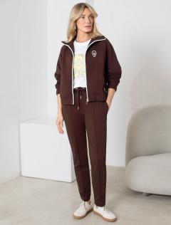 коричневый