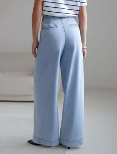 светло-голубой