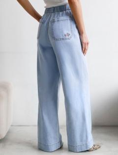 светло-голубой