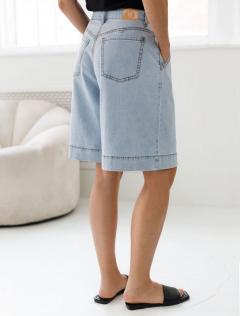 светло-голубой