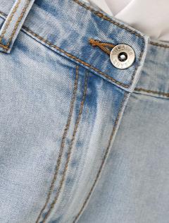 светло-голубой