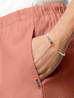 светло-бежевый