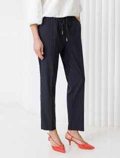 темно-красный