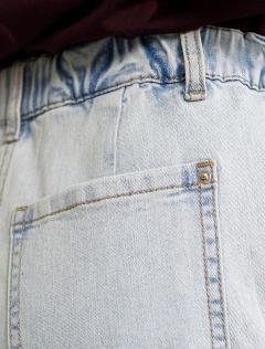 светло-голубой