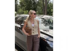 коричневый