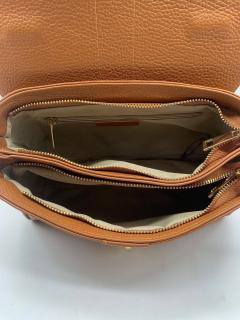 коричневый