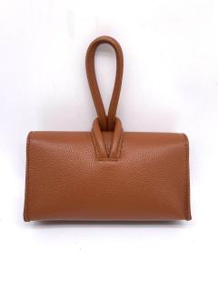 коричневый