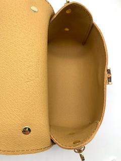 коричневая