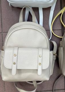 светло-бежевый